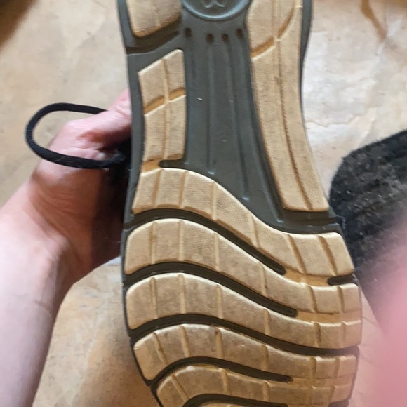 Men’s size 7.5 - Picture 3 of 3